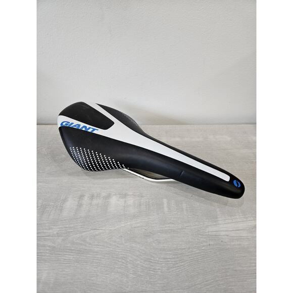 Giant Branded Road Saddle 295 mm Length 135 mm Width 00s Road Bike - Picture 1 of 10